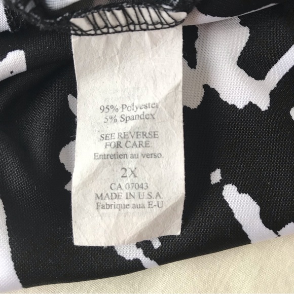 Carol Rose Plus Size Short Sleeve Shirt, Black/White Abstract, Gathered Neck, 2X - Picture 6 of 6